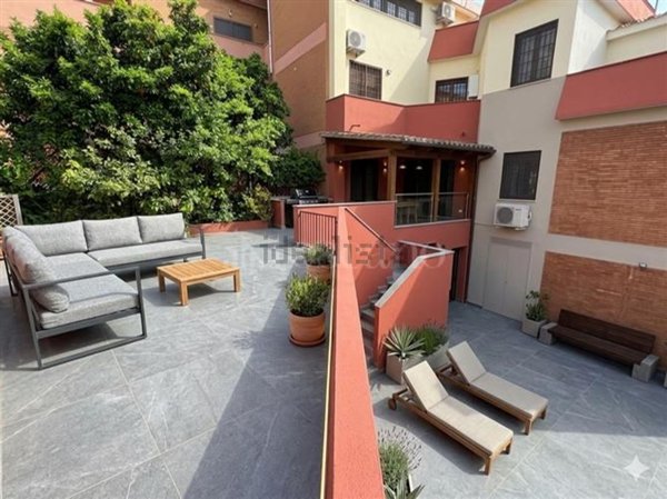 casa indipendente in vendita a Roma in zona Tre Pini - Poggio dei Fiori
