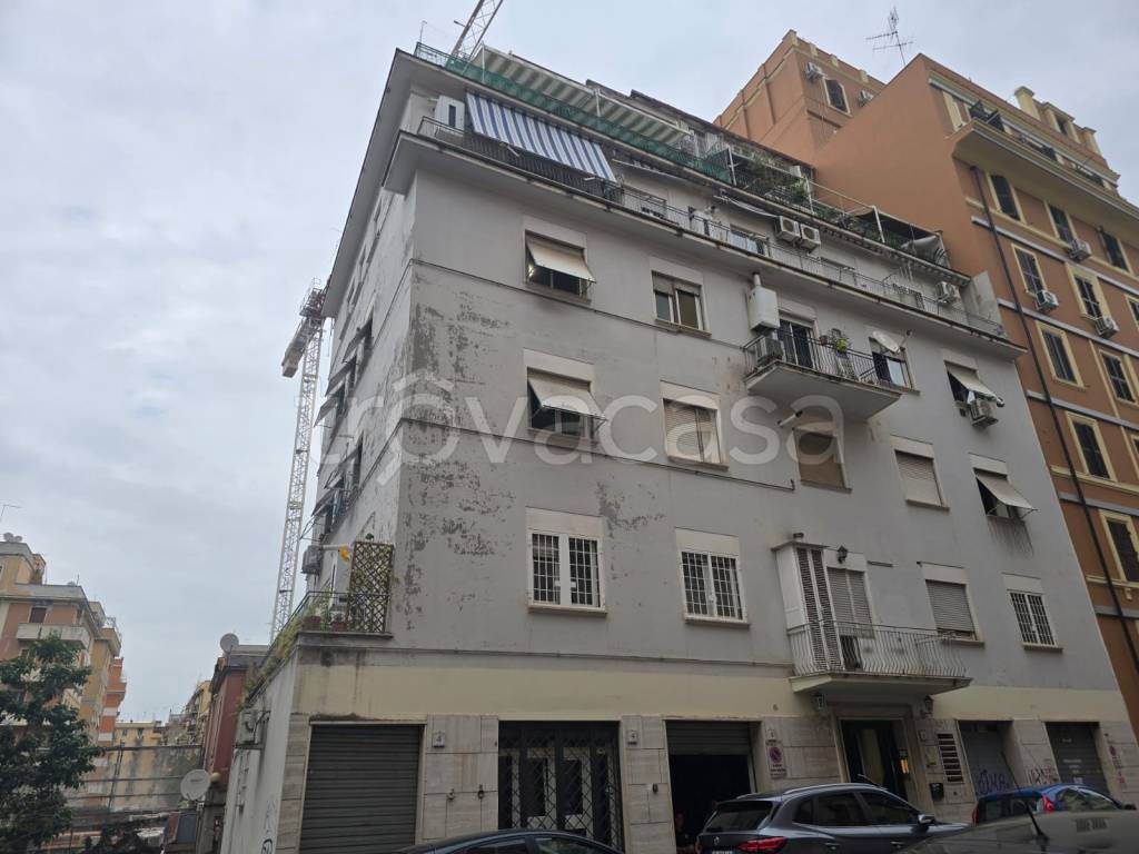 appartamento in vendita a Roma in zona Prenestino-Labicano