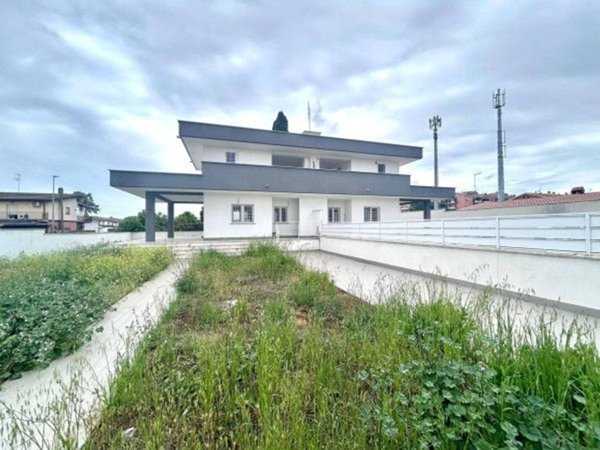 casa indipendente in vendita a Roma