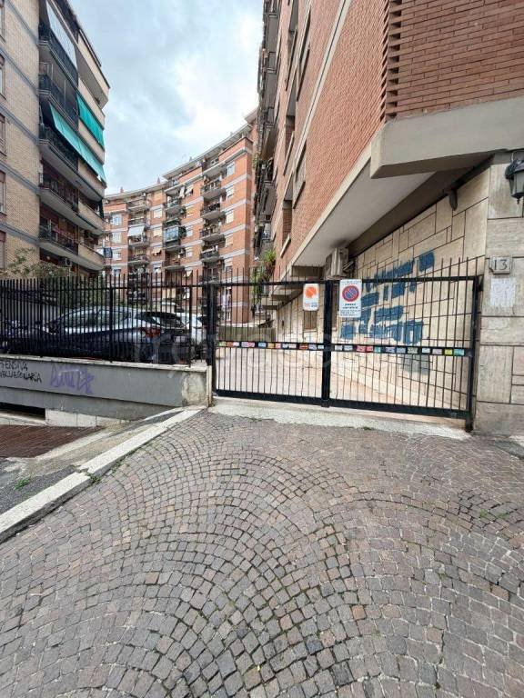 locale commerciale in vendita a Roma in zona Gianicolense