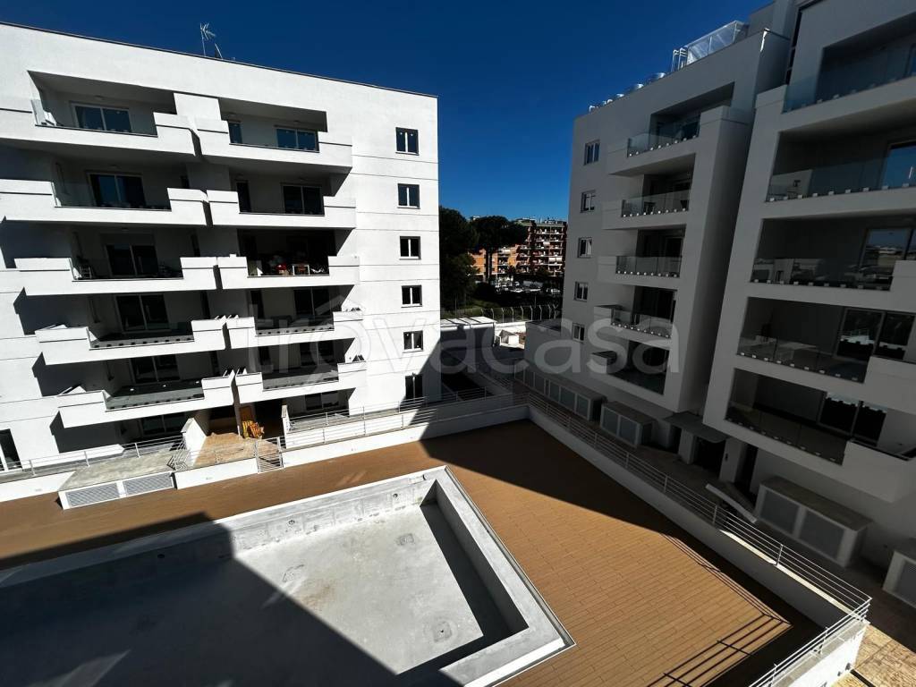 appartamento in vendita a Roma in zona Torre Maura