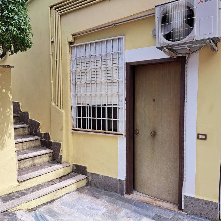 locale di sgombero in vendita a Roma in zona Tomba di Nerone