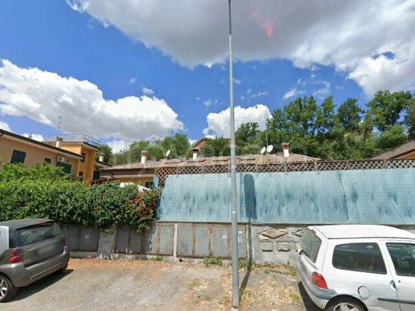 casa indipendente in vendita a Roma in zona Selva Candida