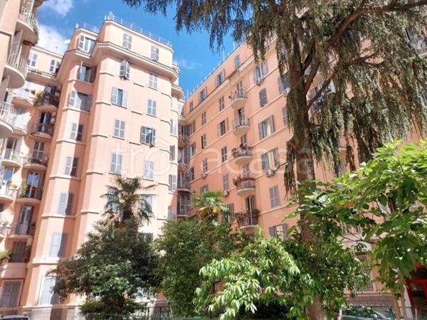 appartamento in vendita a Roma in zona Appio Latino