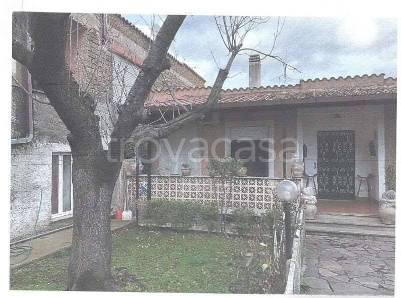 casa indipendente in vendita a Roma in zona Cesano