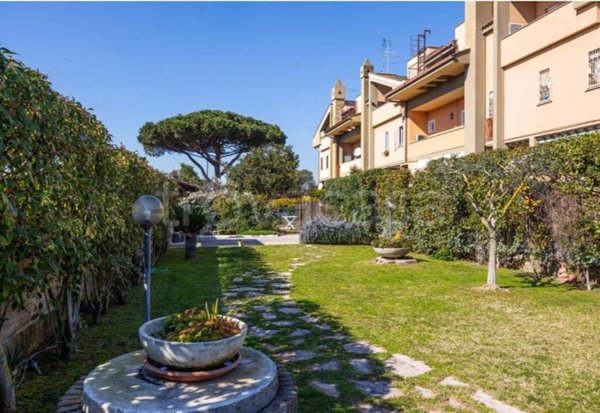 appartamento in vendita a Roma in zona Casal Palocco