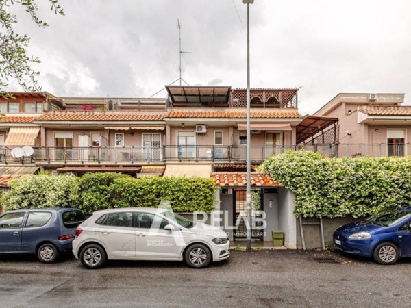 casa indipendente in vendita a Roma in zona Fidene