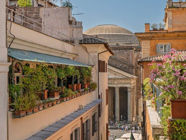 appartamento in vendita a Roma in zona Parione/Sant'Eustachio
