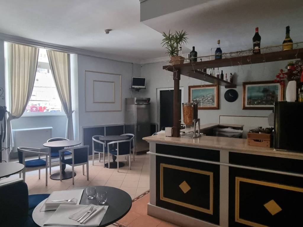 intera palazzina in vendita a Roma in zona Castro Pretorio