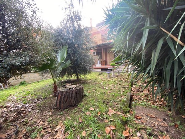 casa indipendente in vendita a Roma in zona Colle Prenestino