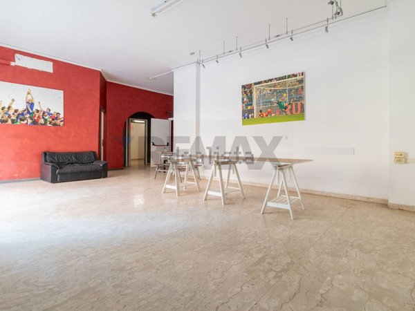 locale commerciale in vendita a Roma in zona Ostia
