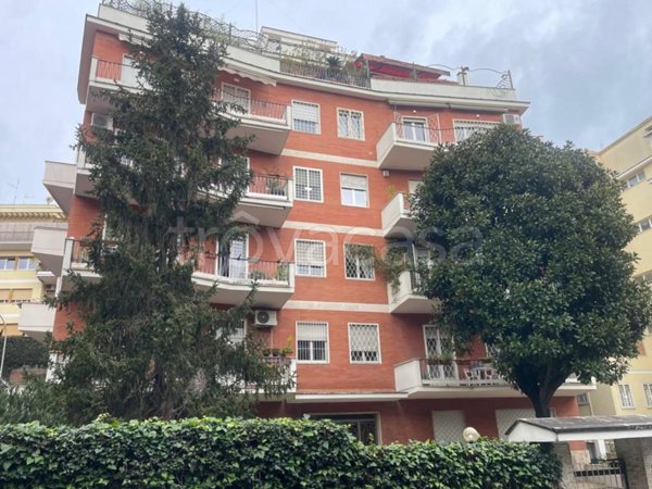 appartamento in vendita a Roma in zona Tor di Quinto