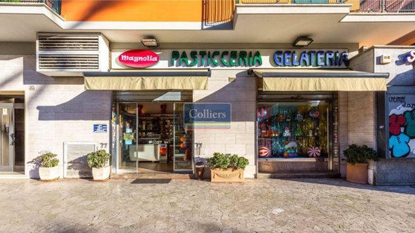 negozio in vendita a Roma in zona Torrevecchia