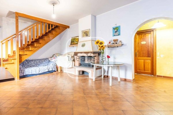 casa indipendente in vendita a Roma in zona Giardini di Corcolle