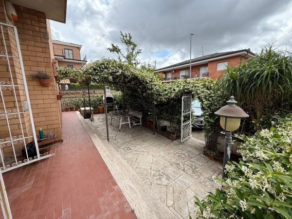 appartamento in vendita a Roma in zona Acilia