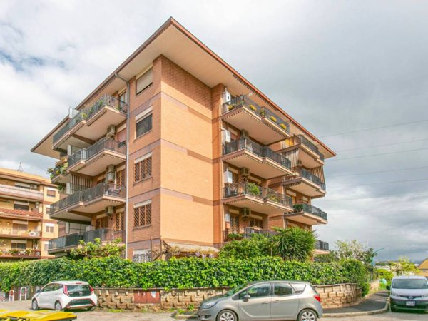 appartamento in vendita a Roma in zona San Basilio