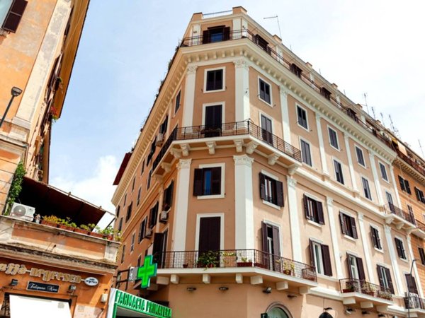appartamento in vendita a Roma in zona Appio Latino