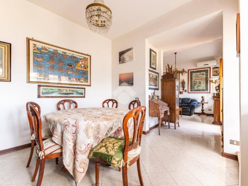 appartamento in vendita a Roma in zona Ardeatino