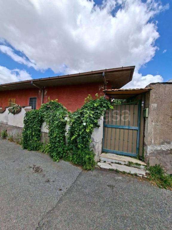 appartamento in vendita a Roma in zona Tuscolano