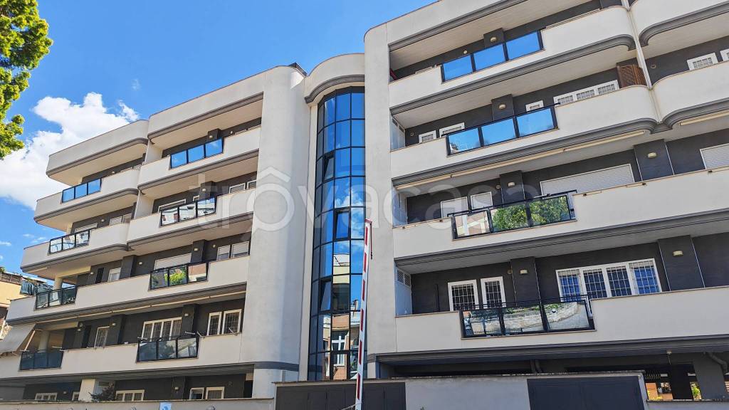 appartamento in vendita a Roma in zona Primavalle