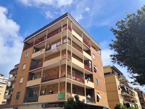 appartamento in vendita a Roma in zona Ostia
