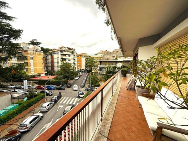 appartamento in vendita a Roma in zona Tor di Quinto