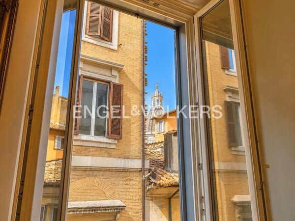 appartamento in vendita a Roma in zona Parione/Sant'Eustachio