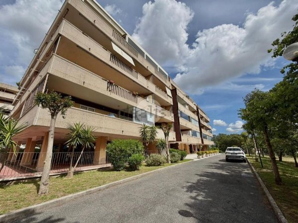 appartamento in vendita a Roma in zona Vitinia