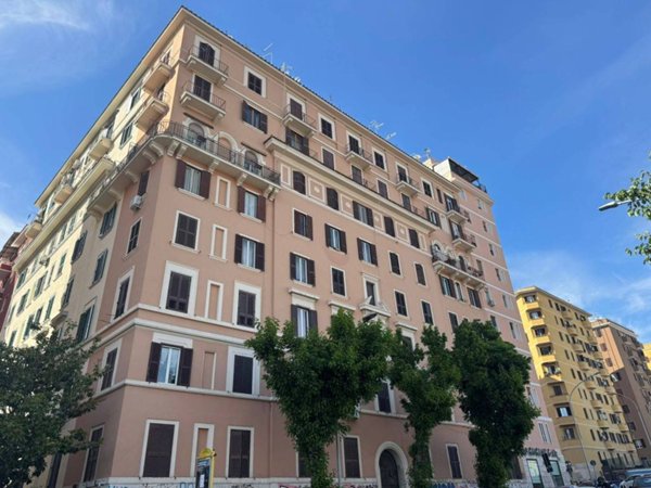 appartamento in vendita a Roma in zona Tuscolano