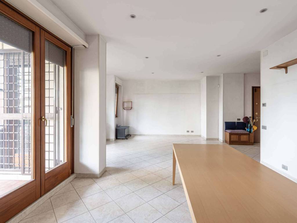 appartamento in vendita a Roma in zona EUR