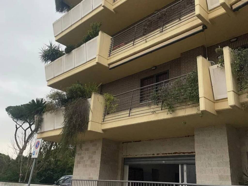 negozio in vendita a Roma in zona Monte Sacro/Talenti