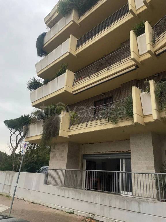 negozio in vendita a Roma in zona Monte Sacro/Talenti