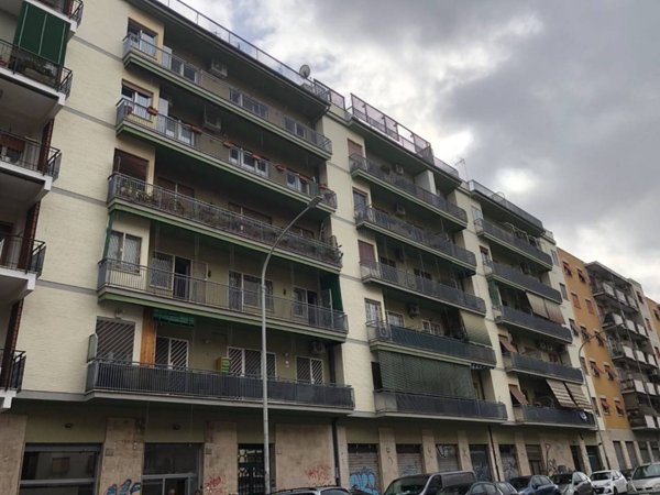 appartamento in vendita a Roma in zona Ostiense