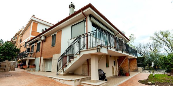 appartamento in vendita a Roma in zona Vitinia