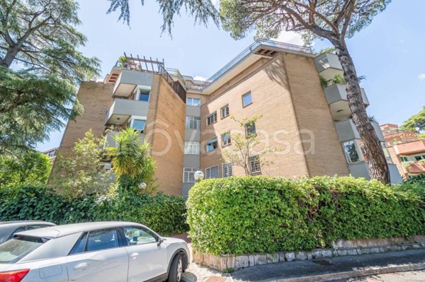 appartamento in vendita a Roma in zona Tomba di Nerone