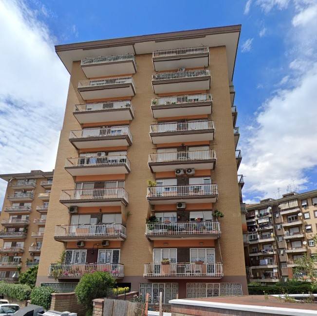 appartamento in vendita a Roma in zona Tuscolano