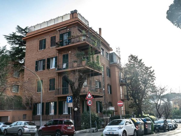 appartamento in vendita a Roma in zona San Saba - Ripa