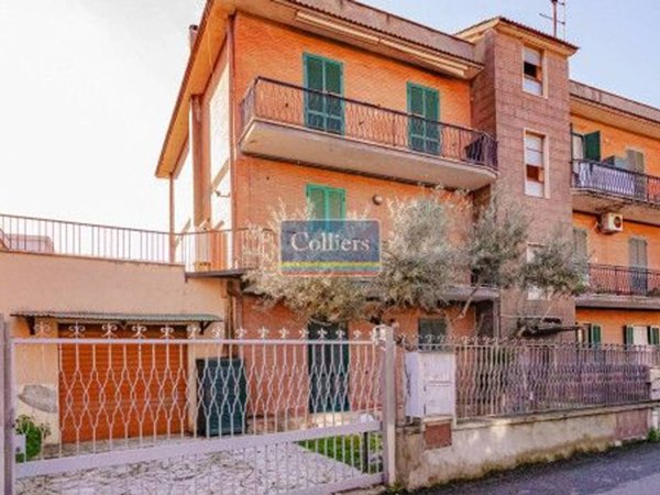 appartamento in vendita a Roma in zona Casal Morena