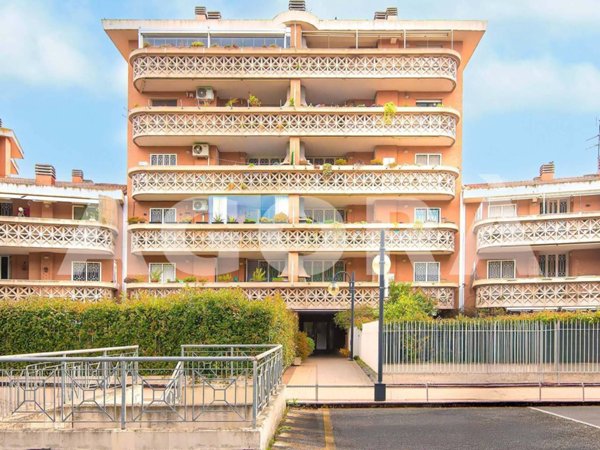 appartamento in vendita a Roma in zona Ostiense