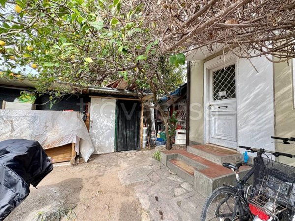 casa indipendente in vendita a Roma in zona Casal Palocco
