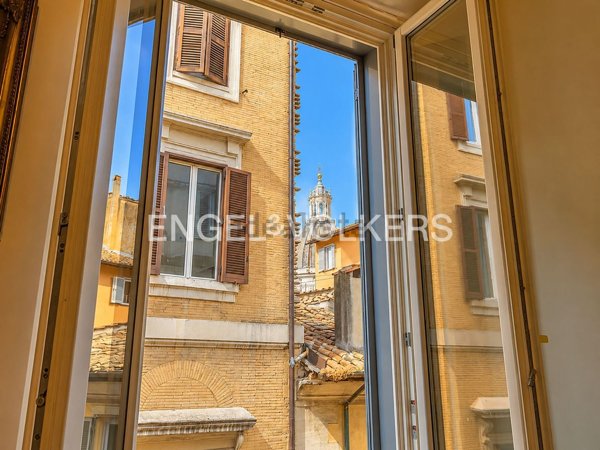 appartamento in vendita a Roma in zona Parione/Sant'Eustachio