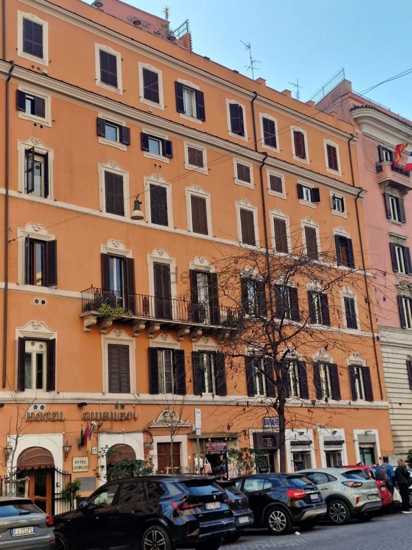 appartamento in vendita a Roma in zona Esquilino