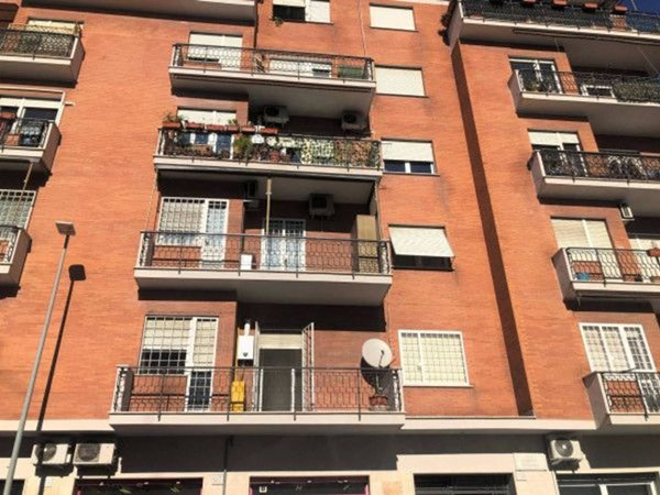 appartamento in vendita a Roma in zona Prenestino-Labicano
