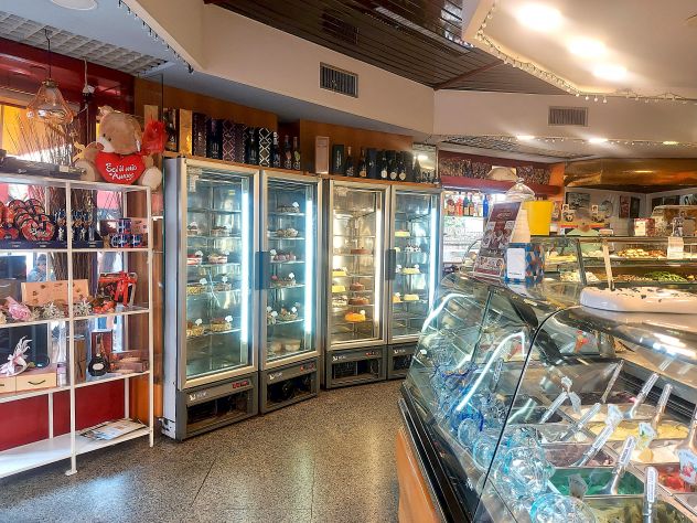 negozio in vendita a Roma in zona Collatino
