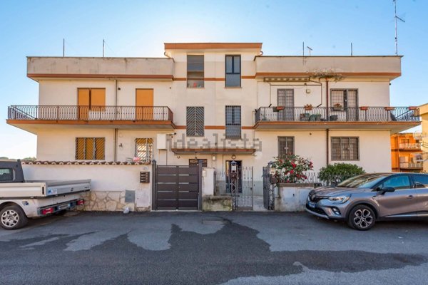 appartamento in vendita a Roma in zona Tor Bella Monaca