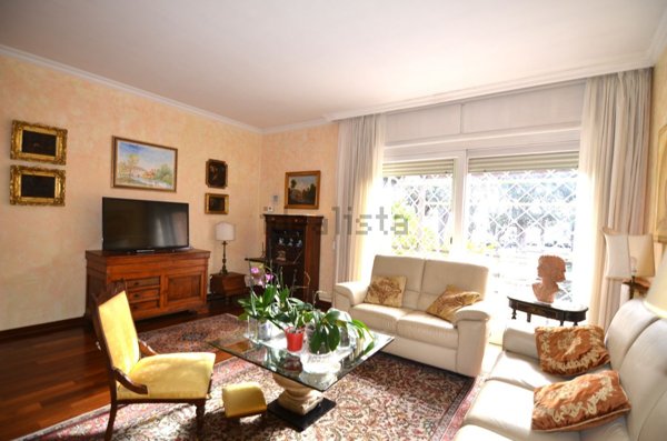 casa indipendente in vendita a Roma in zona Casal Palocco