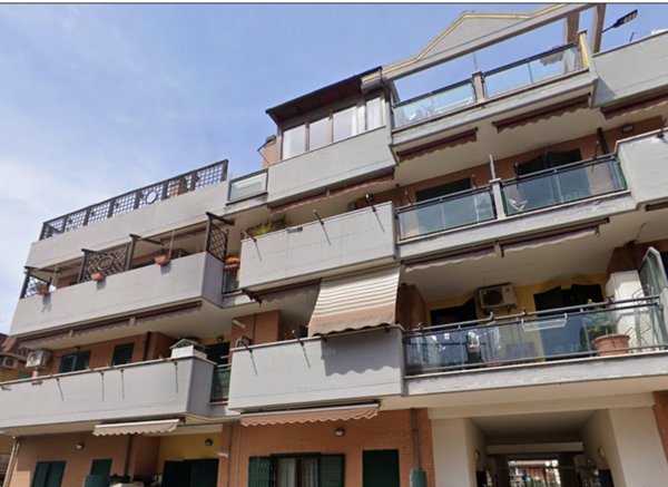 appartamento in vendita a Roma in zona Torre Angela