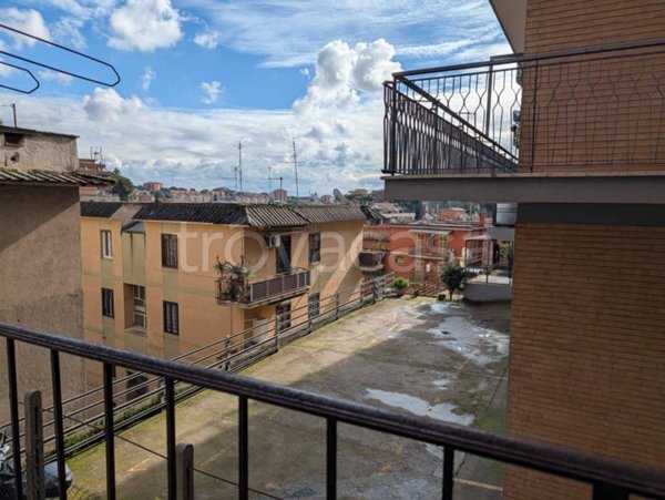 monolocale in vendita a Roma in zona Colle del Sole