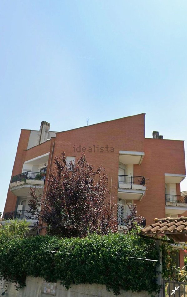 appartamento in vendita a Roma in zona Torrione Cerquetta