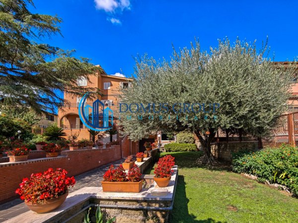 casa indipendente in vendita a Roma